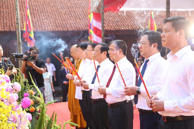 Tưởng niệm 584 năm ngày mất Anh hùng dân tộc, Danh nhân văn hóa thế giới Nguyễn Trãi- Ảnh 1.