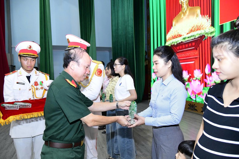 Bộ Tư lệnh TP.HCM gặp mặt thân nhân cán bộ, chiến sĩ Đội K74 - Ảnh 3.