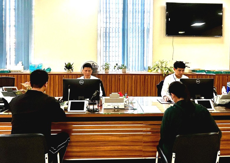 Ninh Bình đẩy mạnh chuyển đổi số, 99,6% hồ sơ xây dựng được tiếp nhận trực tuyến- Ảnh 2.