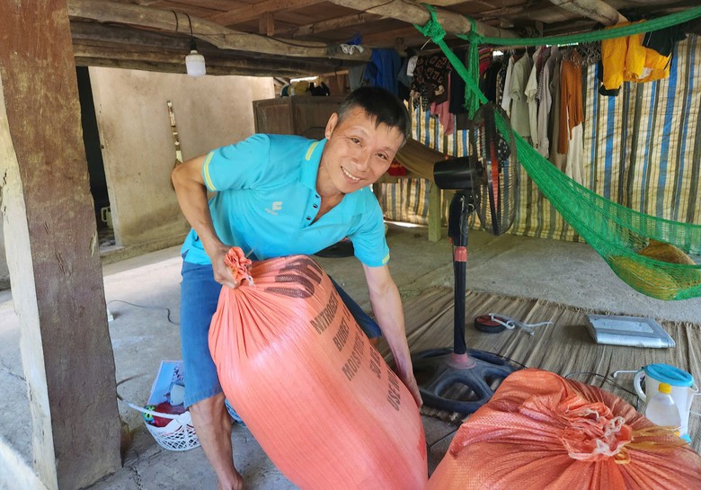 Thanh Hoá: Liên tiếp xuất hiện vết nứt trên sườn đồi đe doạ hàng chục hộ dân- Ảnh 3.