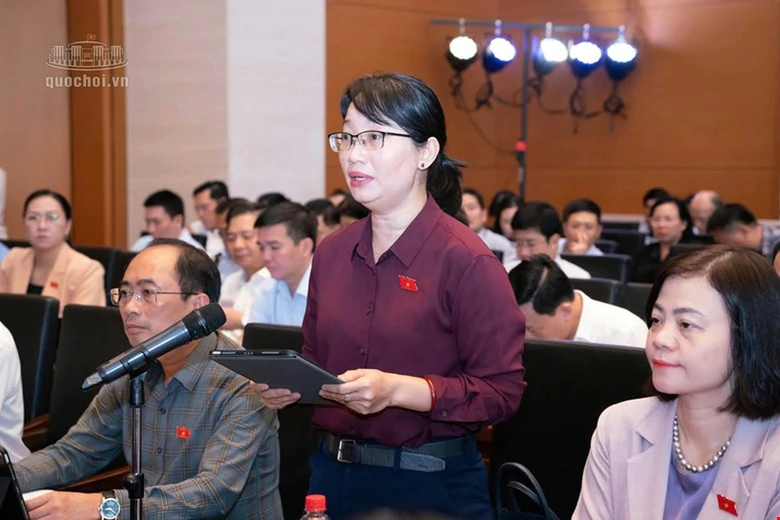 Đại biểu Quốc hội đề nghị đưa tài xế công nghệ, shipper tham gia bảo hiểm xã hội bắt buộc - Ảnh 1.