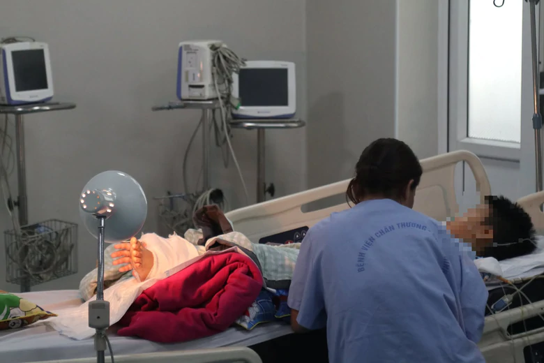 Hà Tĩnh: Cổng chào nơi cháu bé bị đè trọng thương được xây dựng ra sao?- Ảnh 2.