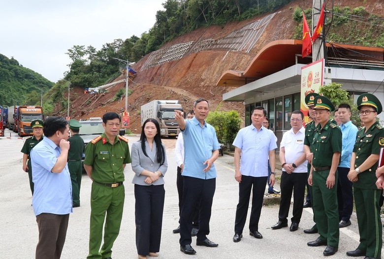 Lượng xe tăng cao giúp thúc đẩy xuất, nhập khẩu tại Lạng Sơn- Ảnh 2.