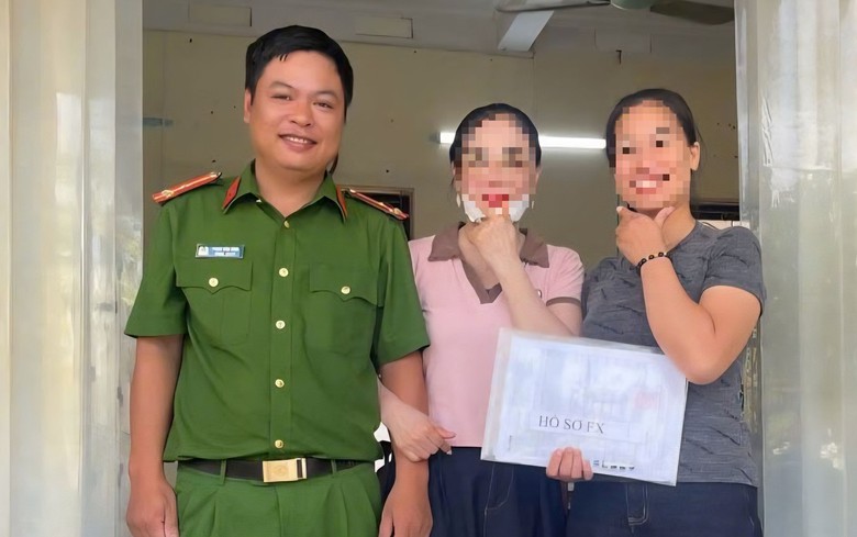 Ninh Bình: Công an hỗ trợ người dân nhận lại gần 1,77 tỷ đồng chuyển khoản nhầm- Ảnh 1.
