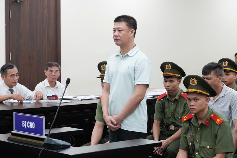 Cựu Phó Bí thư Tỉnh đoàn Yên Bái lĩnh 16 năm 6 tháng tù sau khi vụ án điều tra lại - Ảnh 2.