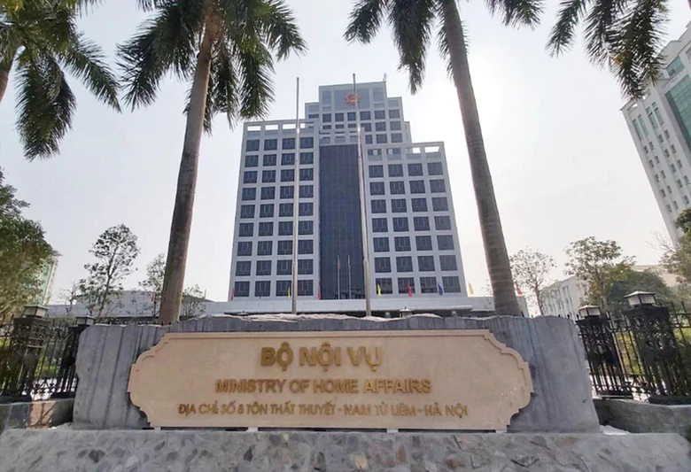 Bộ Nội vụ công bố 62 thủ tục hành chính tại Bộ phận Một cửa - Ảnh 1.