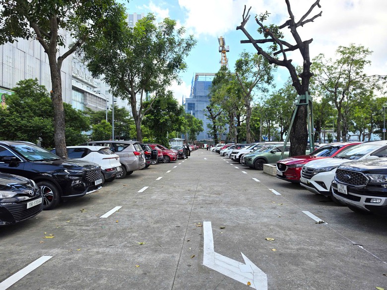Hải Phòng: Bãi đỗ xe miễn phí Nguyễn Đức Cảnh khang trang, tiện ích hơn sau chỉnh trang- Ảnh 5.