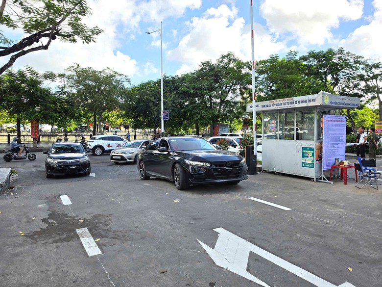 Hải Phòng: Bãi đỗ xe miễn phí Nguyễn Đức Cảnh khang trang, tiện ích hơn sau chỉnh trang- Ảnh 2.