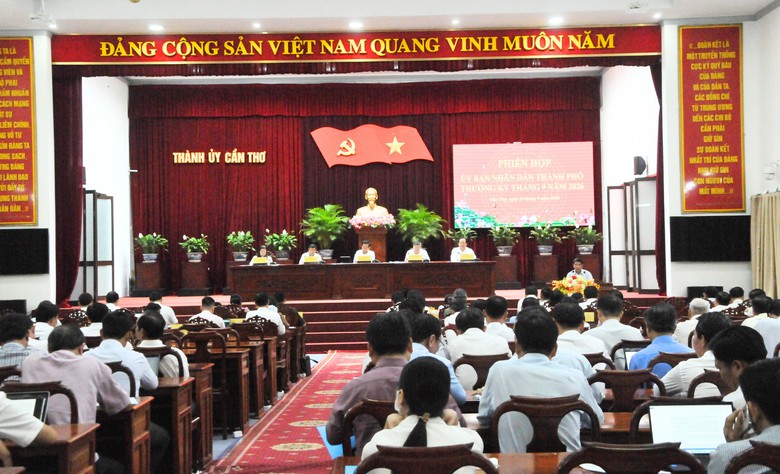 Cần Thơ chạy đua giải ngân, thúc tiến độ các công trình trọng điểm - Ảnh 2.