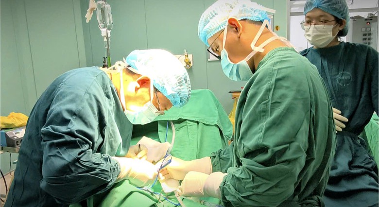 Không chủ quan khi trẻ nam xuất hiện các cơn đau vùng kín- Ảnh 1.