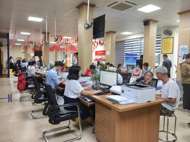Bộ Nội vụ đề nghị rà soát tổng thể những trường hợp cho nghỉ việc theo Nghị định 178 - Ảnh 1.