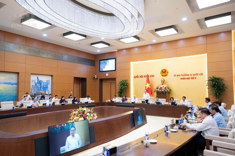 Chủ tịch Quốc hội: Ki&ecirc;n quyết khắc phục tư duy cục bộ trong c&ocirc;ng t&aacute;c x&acirc;y dựng ph&aacute;p luật- Ảnh 3.