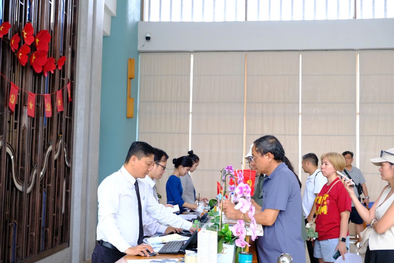 Miền Trung: Du lịch bội thu trong 5 ng&agrave;y lễ 2/9 - Ảnh 3.