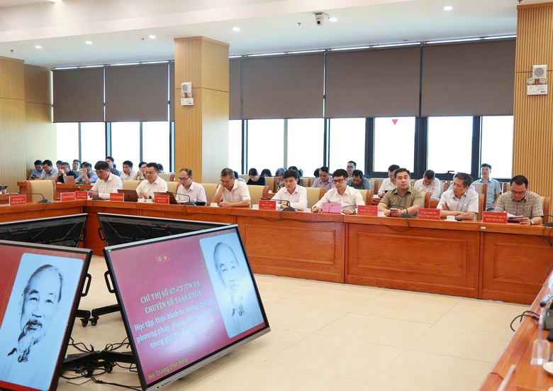 Đảng ủy Bộ Xây dựng kết nối Hội nghị toàn quốc quán triệt các nghị quyết của Bộ Chính trị - Ảnh 2.