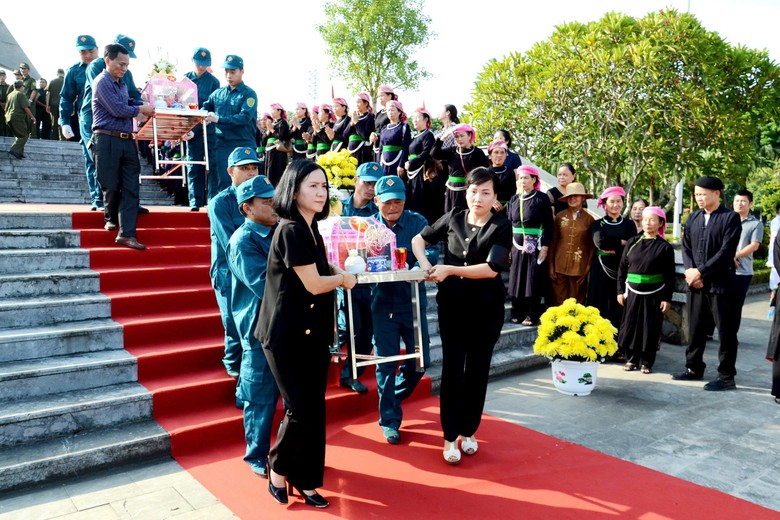 Xúc động lễ truy điệu và an táng 71 hài cốt liệt sĩ ở Lào Cai- Ảnh 8.