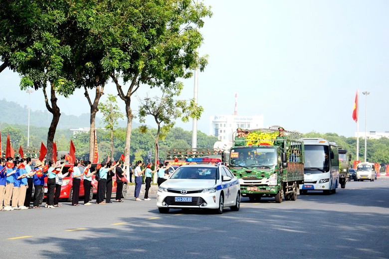 Xúc động lễ truy điệu và an táng 71 hài cốt liệt sĩ ở Lào Cai- Ảnh 11.
