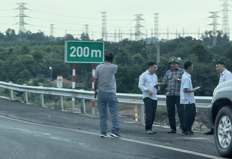 Cao tốc Biên Hòa - Vũng Tàu lún, nứt: Sẽ cắt bóc, thảm lại mặt đường- Ảnh 3.