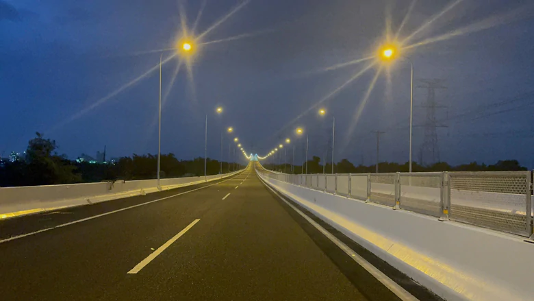 Dòng xe đầu tiên thông tuyến cao tốc Bến Lức - Long Thành từ miền Tây đến miền Đông- Ảnh 6.