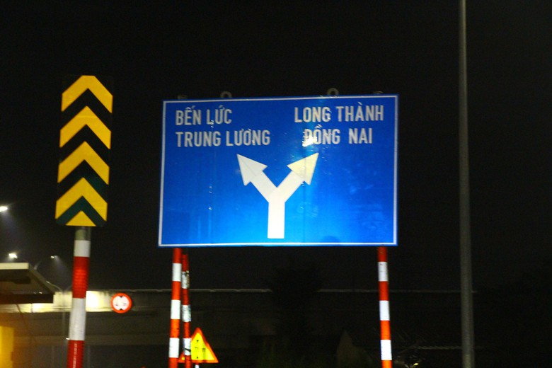 Dòng xe đầu tiên thông tuyến cao tốc Bến Lức - Long Thành từ miền Tây đến miền Đông- Ảnh 7.