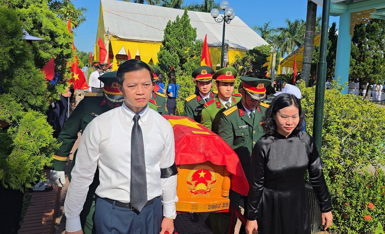 Truy điệu, an táng 30 hài cốt liệt sĩ tại Nghĩa trang Liệt sĩ Quảng Trị- Ảnh 5.