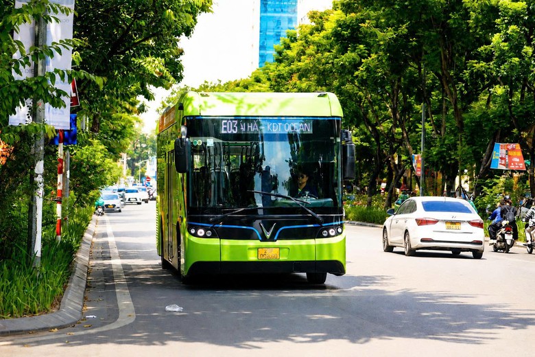Hà Nội mở mới tuyến buýt điện liên tỉnh Bến xe Gia Lâm - Hưng Yên- Ảnh 1.