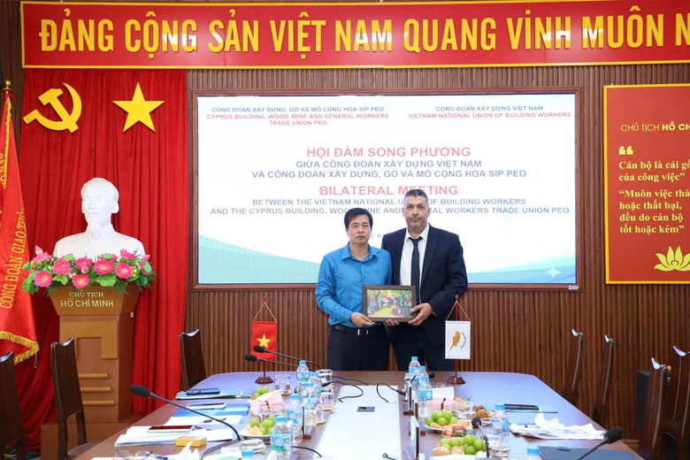 Công đoàn Xây dựng Việt Nam hội đàm với Công đoàn Xây dựng, Gỗ và Mỏ Cộng hòa Síp PEO - Ảnh 2.