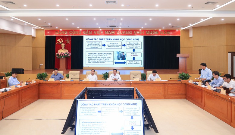 Vận tải giữ nhịp tăng trưởng hai con số trong 8 tháng - Ảnh 1.