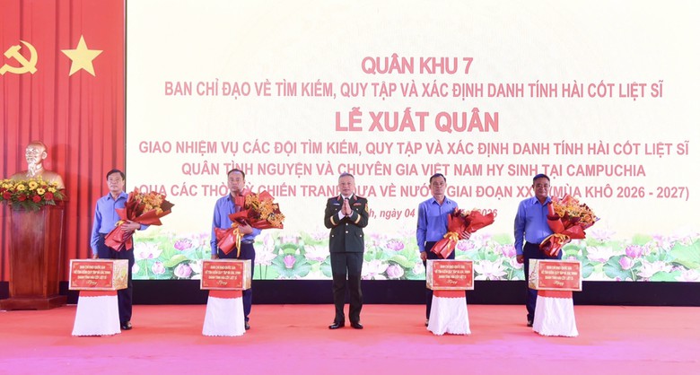 Từ T&acirc;y Ninh, c&aacute;c đội K l&ecirc;n đường t&igrave;m đồng đội tại Campuchia- Ảnh 1.