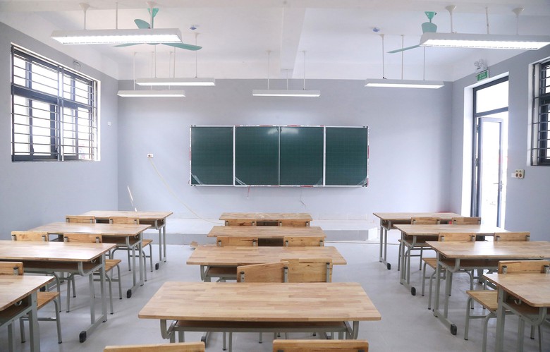Nghệ An: Phụ huynh, học sinh n&ocirc; nức ch&agrave;o khai giảng tại trường nội tr&uacute; li&ecirc;n cấp mới- Ảnh 4.
