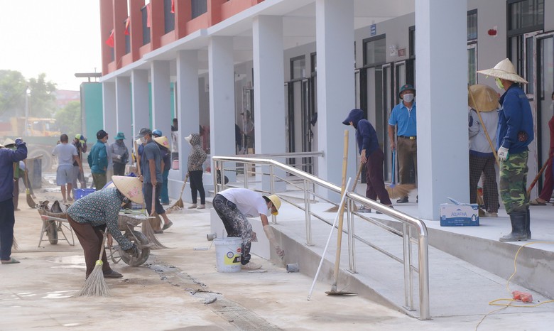 Nghệ An: Phụ huynh, học sinh n&ocirc; nức ch&agrave;o khai giảng tại trường nội tr&uacute; li&ecirc;n cấp mới- Ảnh 5.