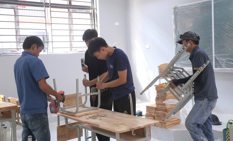 Nghệ An: Phụ huynh, học sinh n&ocirc; nức ch&agrave;o khai giảng tại trường nội tr&uacute; li&ecirc;n cấp mới- Ảnh 6.