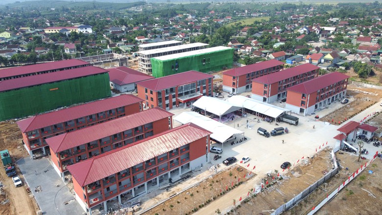 Nghệ An: Phụ huynh, học sinh n&ocirc; nức ch&agrave;o khai giảng tại trường nội tr&uacute; li&ecirc;n cấp mới- Ảnh 2.