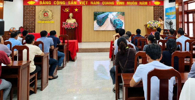 Gia Lai: H&agrave;ng trăm doanh nghiệp vận tải cam kết đảm bảo an to&agrave;n sau khi xem clip tai nạn- Ảnh 1.