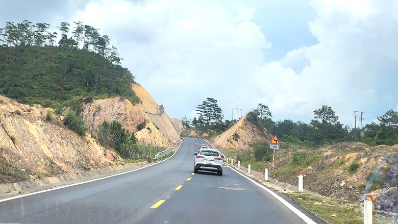 Phấn đấu khởi c&ocirc;ng cao tốc Quảng Ng&atilde;i - Kon Tum trong qu&yacute; III/2027- Ảnh 4.