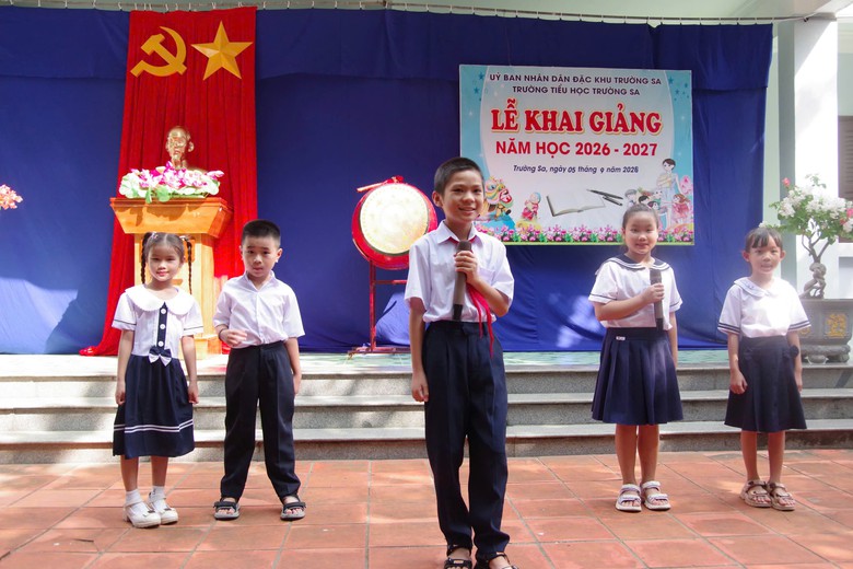 Tiếng trống khai trường giữa biển trời Trường Sa- Ảnh 8.