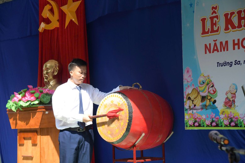 Tiếng trống khai trường giữa biển trời Trường Sa- Ảnh 4.