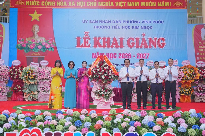 Ph&uacute; Thọ: Rộn r&agrave;ng ng&agrave;y hội khai trường, quyết t&acirc;m n&acirc;ng cao chất lượng gi&aacute;o dục- Ảnh 8.