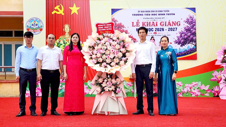 Ph&uacute; Thọ: Rộn r&agrave;ng ng&agrave;y hội khai trường, quyết t&acirc;m n&acirc;ng cao chất lượng gi&aacute;o dục- Ảnh 6.