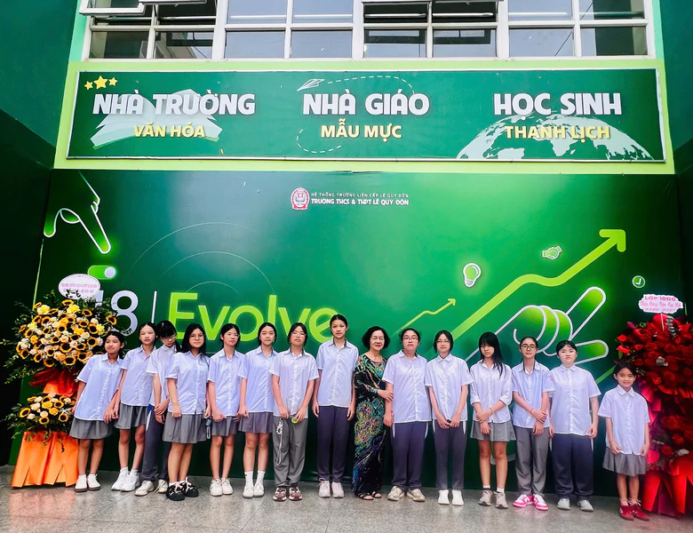 Học sinh H&agrave; Nội h&acirc;n hoan đ&oacute;n năm học mới, ngập tr&agrave;n sắc m&agrave;u ng&agrave;y khai trường- Ảnh 17.
