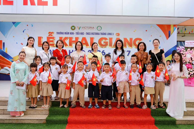 Học sinh H&agrave; Nội h&acirc;n hoan đ&oacute;n năm học mới, ngập tr&agrave;n sắc m&agrave;u ng&agrave;y khai trường- Ảnh 13.