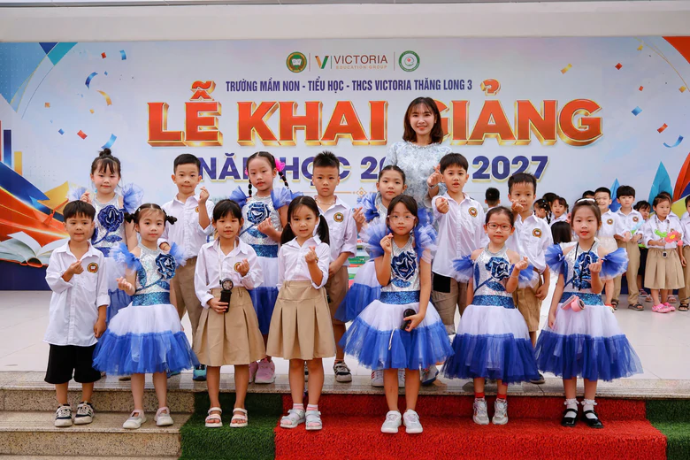 Học sinh H&agrave; Nội h&acirc;n hoan đ&oacute;n năm học mới, ngập tr&agrave;n sắc m&agrave;u ng&agrave;y khai trường- Ảnh 12.