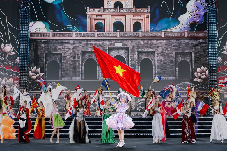 Hoa hậu Opal Suchata Chuangsri  - Ảnh 4.