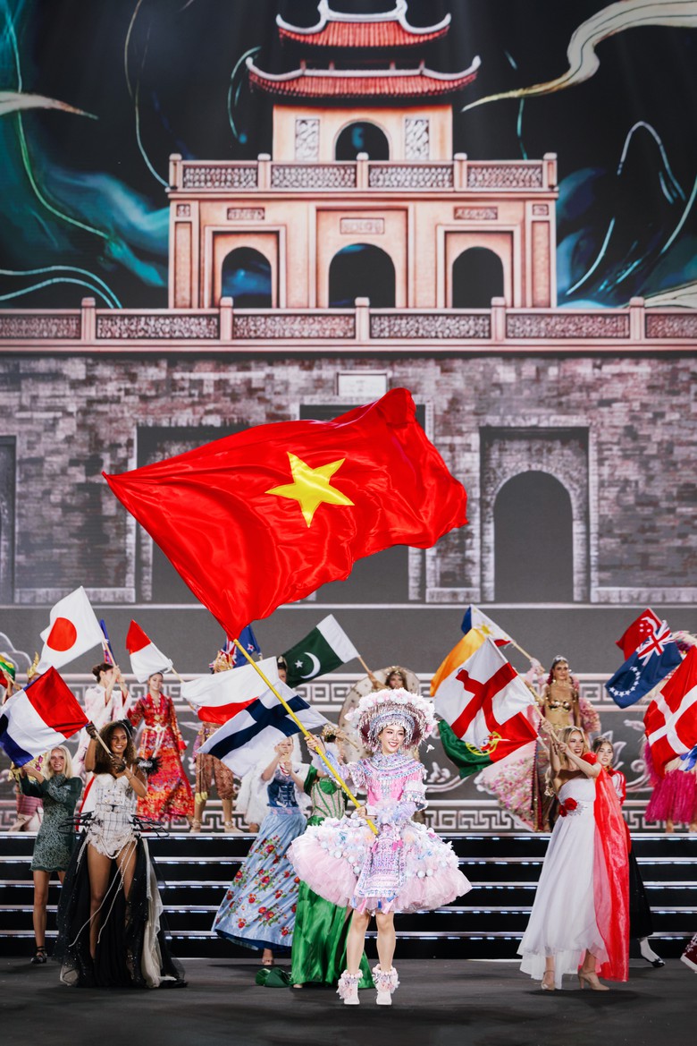 Hoa hậu Opal Suchata Chuangsri  - Ảnh 7.