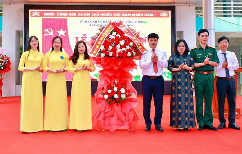 Ph&uacute; Thọ: H&acirc;n hoan khai giảng năm học mới tại Trường THCS L&ecirc; Qu&yacute; Đ&ocirc;n tại phường Vĩnh Ph&uacute;c- Ảnh 5.