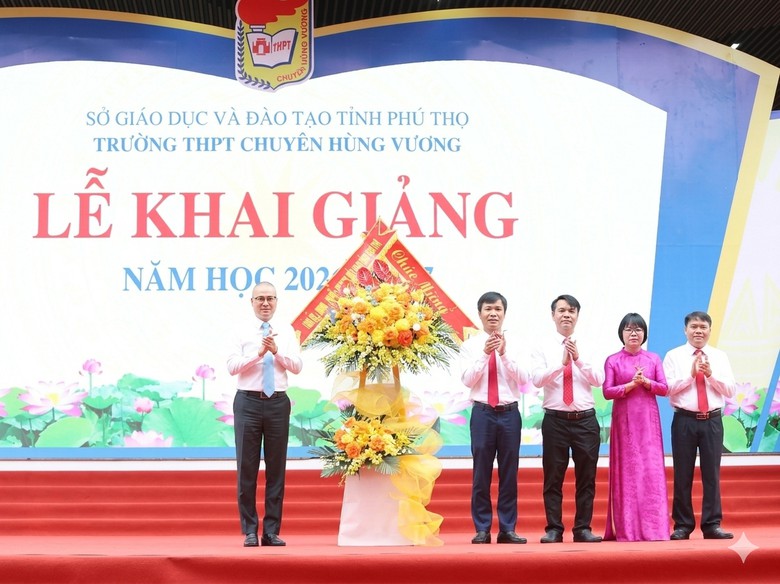 Ph&uacute; Thọ: Rộn r&agrave;ng ng&agrave;y hội khai trường, quyết t&acirc;m n&acirc;ng cao chất lượng gi&aacute;o dục- Ảnh 1.