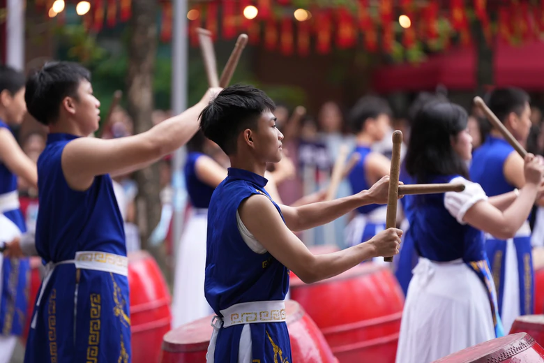 Học sinh H&agrave; Nội h&acirc;n hoan đ&oacute;n năm học mới, ngập tr&agrave;n sắc m&agrave;u ng&agrave;y khai trường- Ảnh 4.