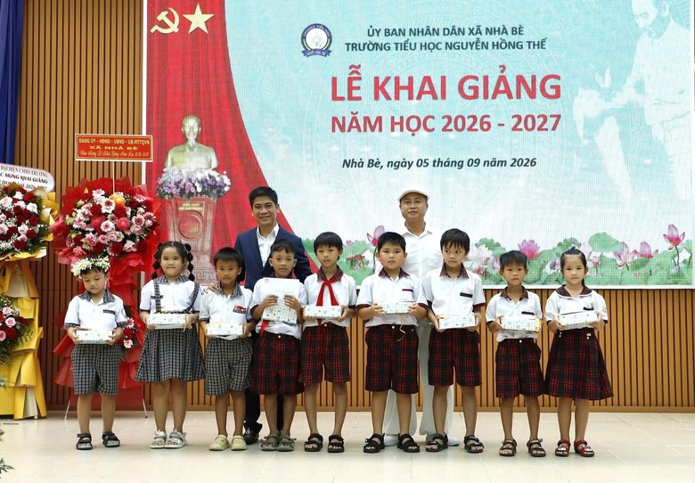 Tiếp sức những ước mơ ph&iacute;a sau c&ocirc;ng trường - Ảnh 6.