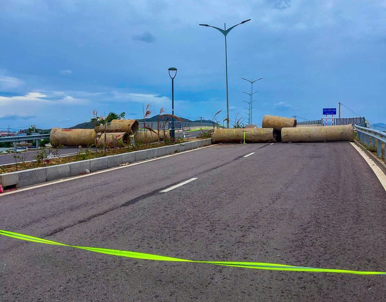 Li&ecirc;n tục xảy ra tai nạn tr&ecirc;n đường ven biển qua Gia Lai d&ugrave; chưa đưa v&agrave;o khai th&aacute;c- Ảnh 2.