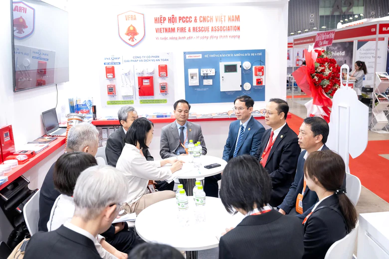 Diễn đ&agrave;n doanh nghiệp ph&ograve;ng ch&aacute;y, chữa ch&aacute;y 2026: Gỡ vướng những bất cập thực tiễn- Ảnh 1.