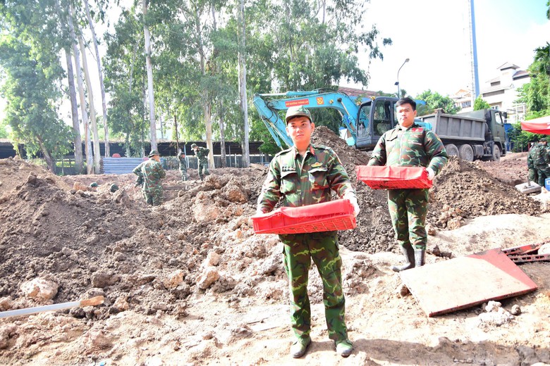 TP.HCM nghi&ecirc;n cứu bảo tồn hố ch&ocirc;n tập thể liệt sĩ tại C&ocirc;ng vi&ecirc;n L&ecirc; Thị Ri&ecirc;ng- Ảnh 2.